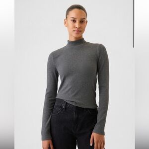 New GAP grey long sleeve modern women’s ribbed knit top MEDIUM 8 10 shirt